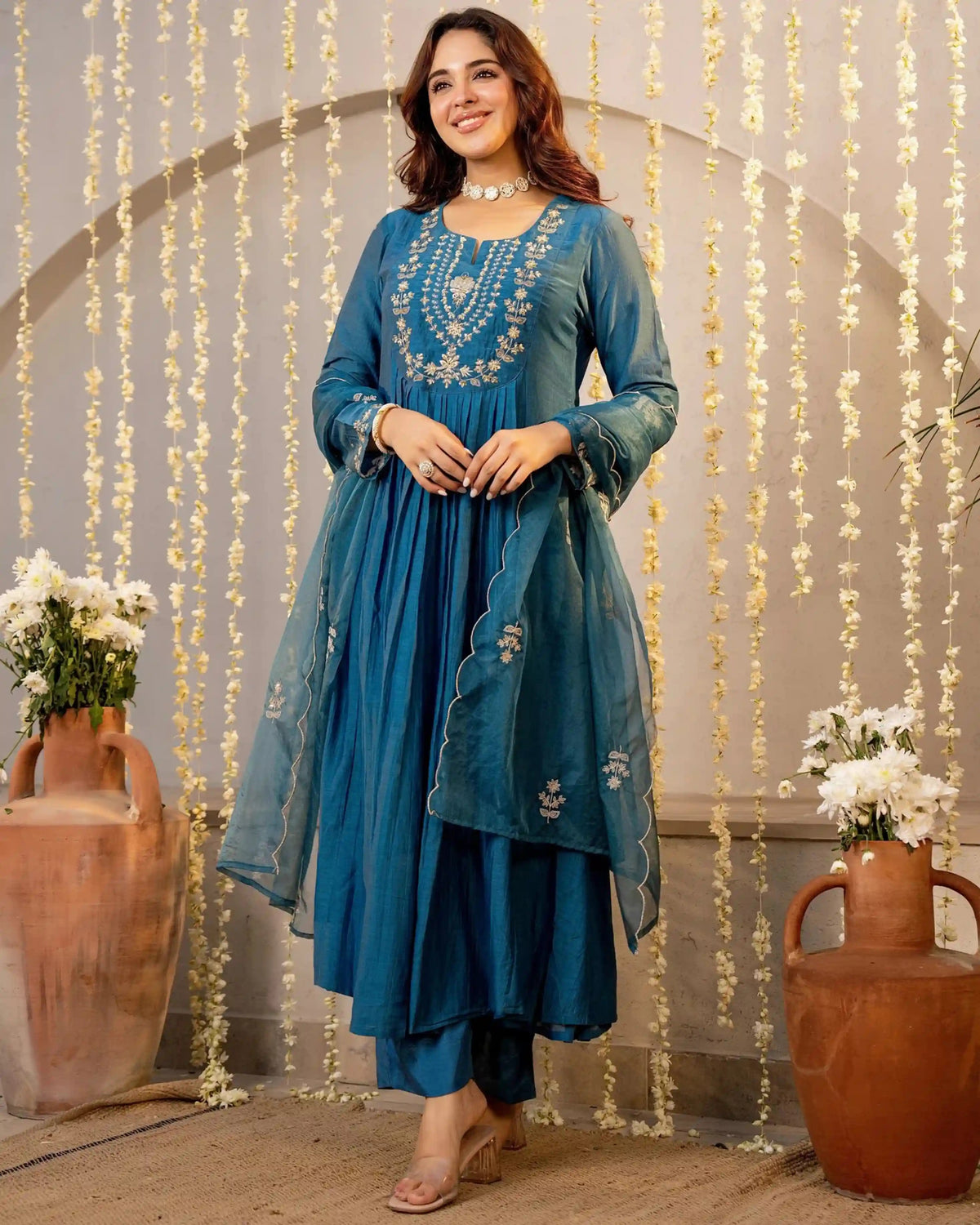 Women Silk Blend Kurta Pant Dupatta Set