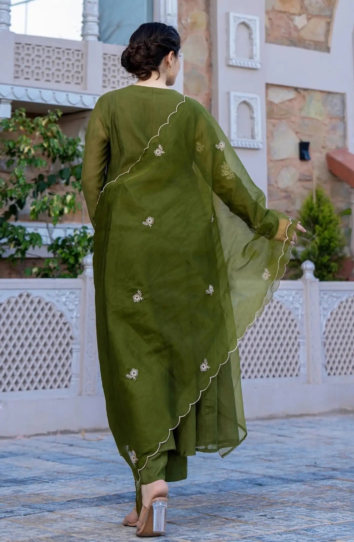 Women Silk Blend Kurta Pant Dupatta Set