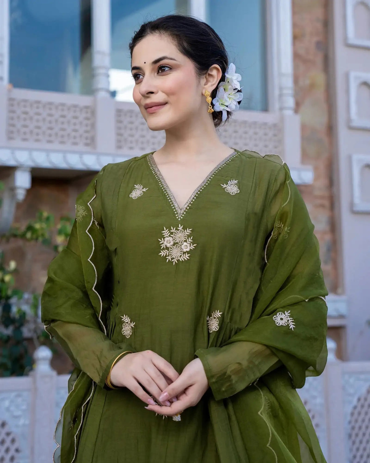 Women Silk Blend Kurta Pant Dupatta Set