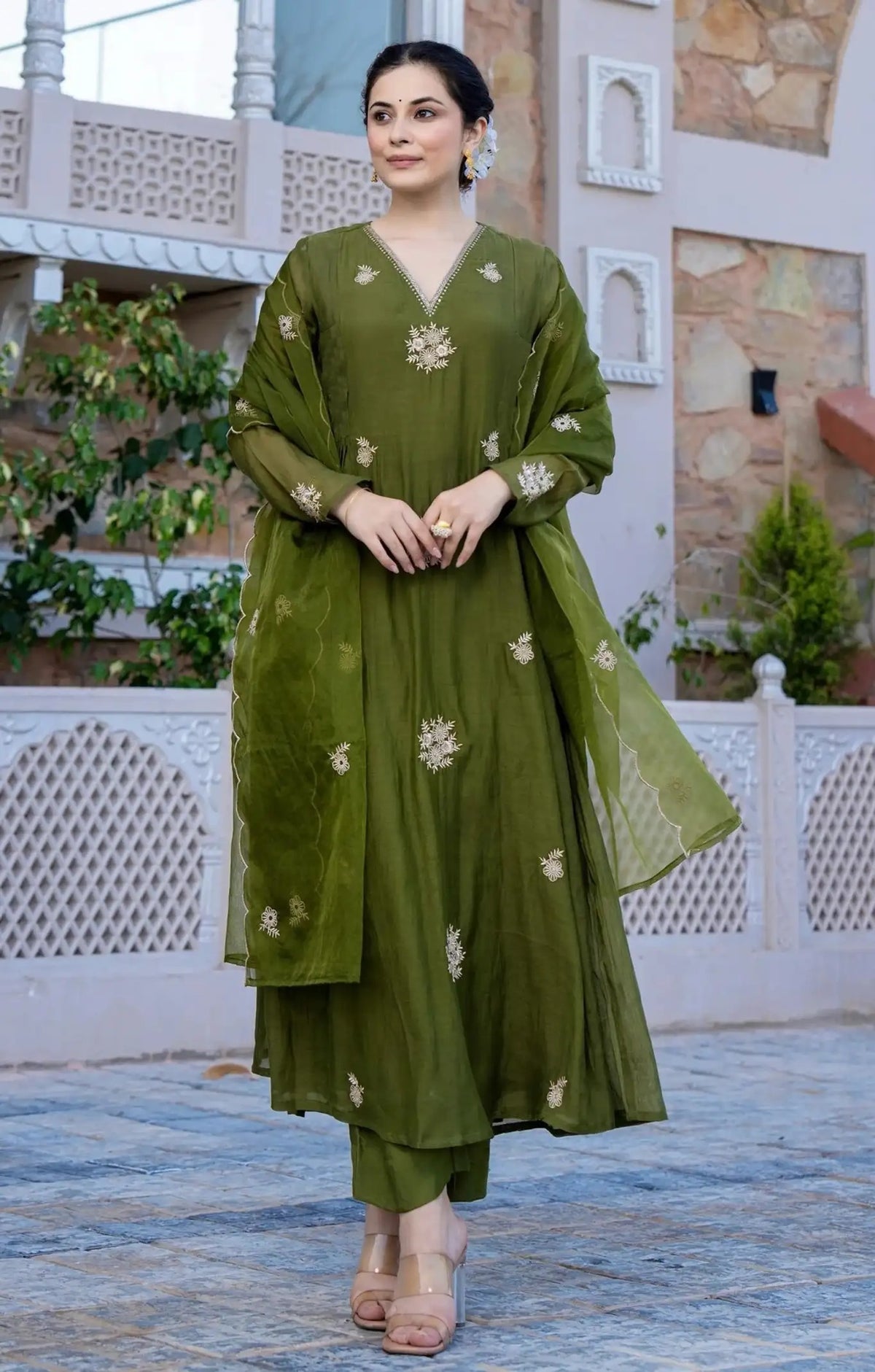 Women Silk Blend Kurta Pant Dupatta Set