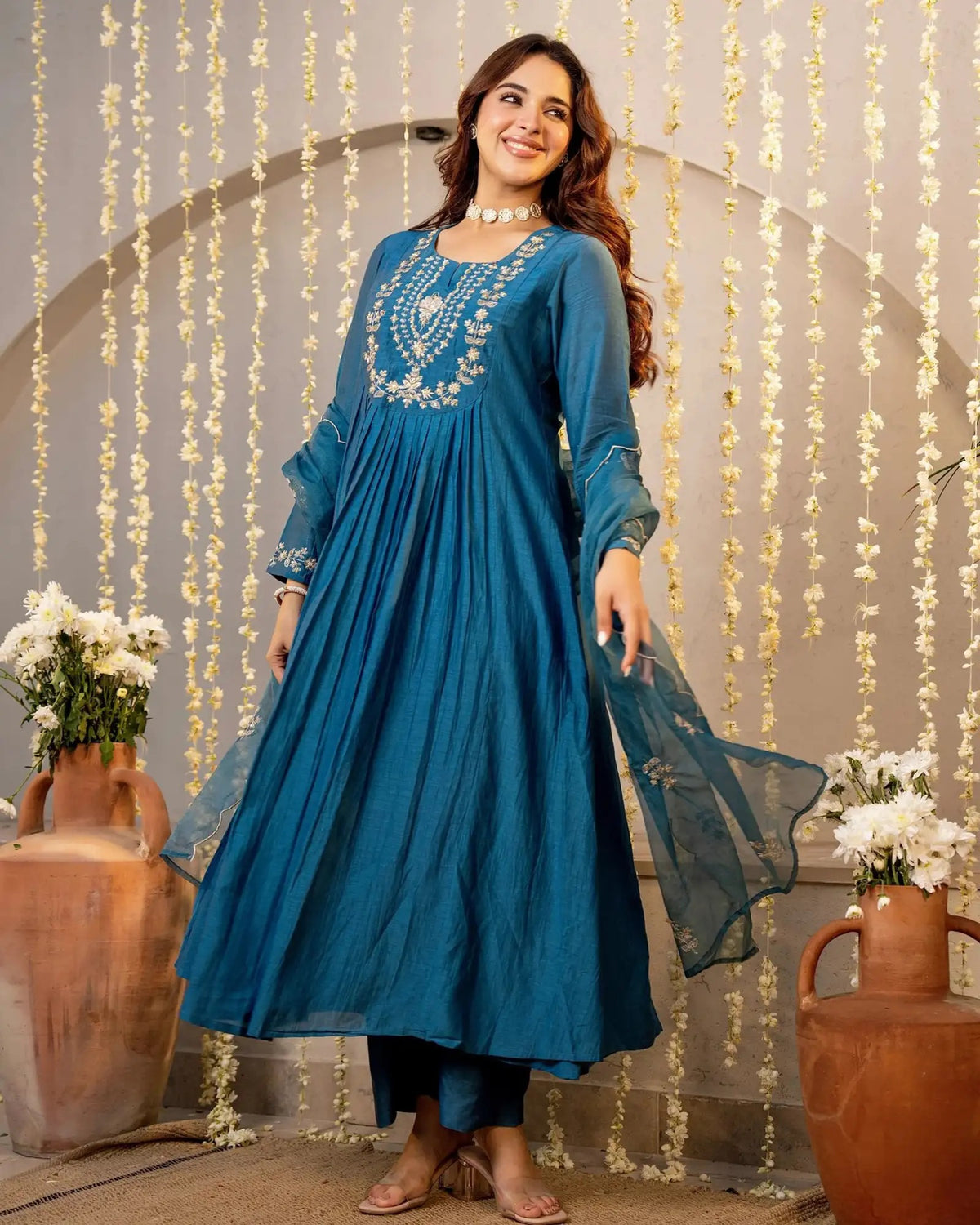 Women Silk Blend Kurta Pant Dupatta Set