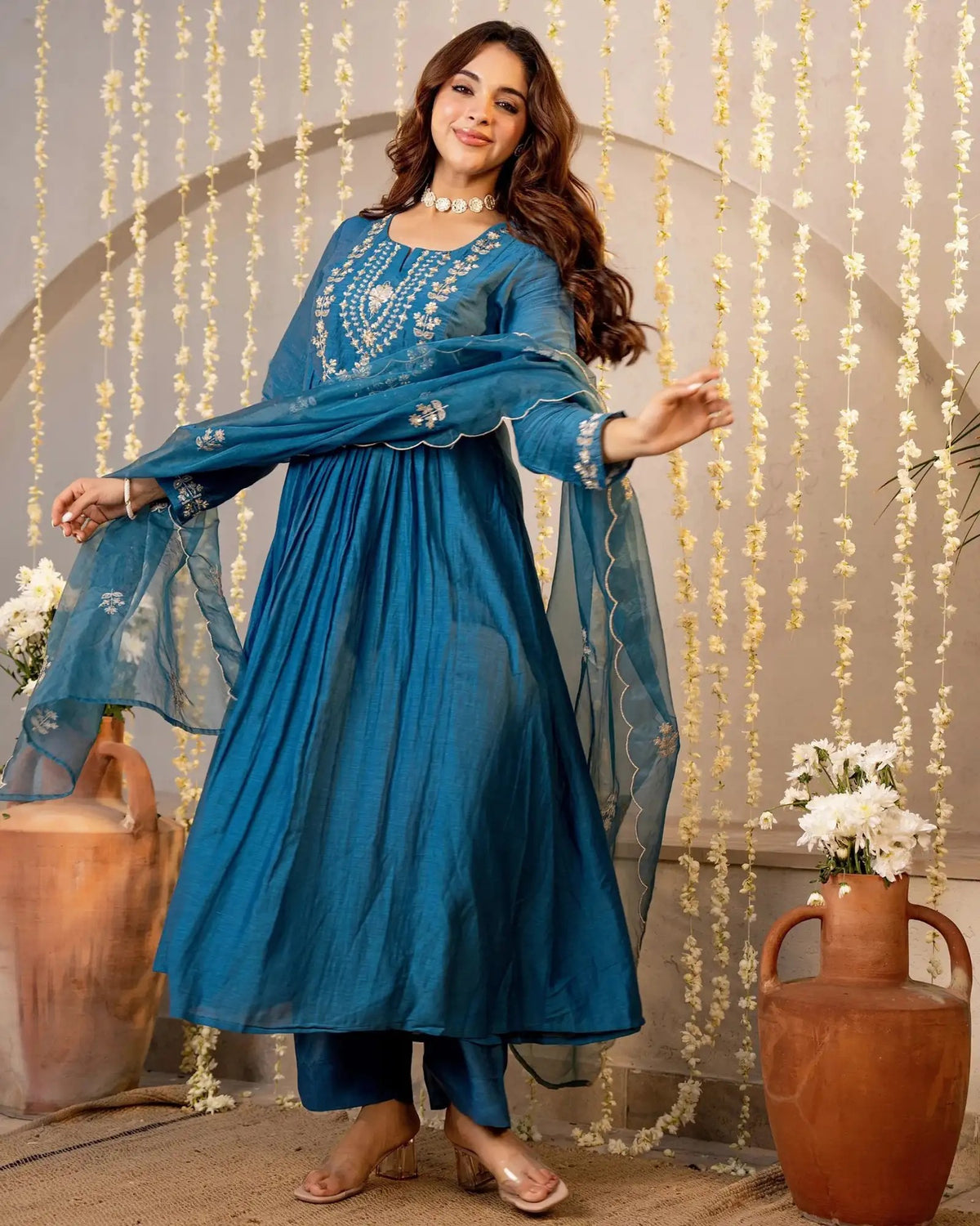 Women Silk Blend Kurta Pant Dupatta Set