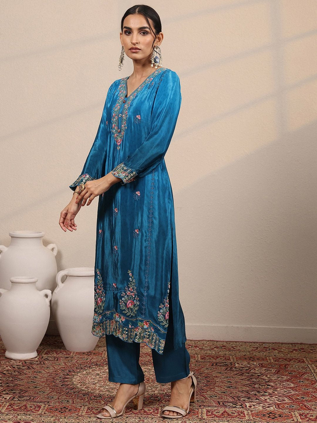 Women Floral Embroidered Regular Thread Work Silk Crepe Kurta with Trousers & With Dupatta