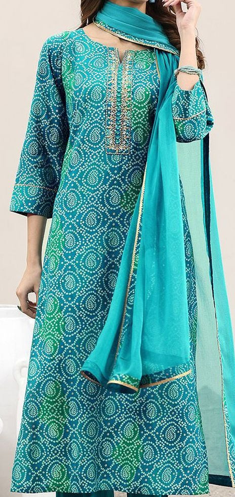 Women Printed Gotta Patti Kurta with Trousers & Dupatta